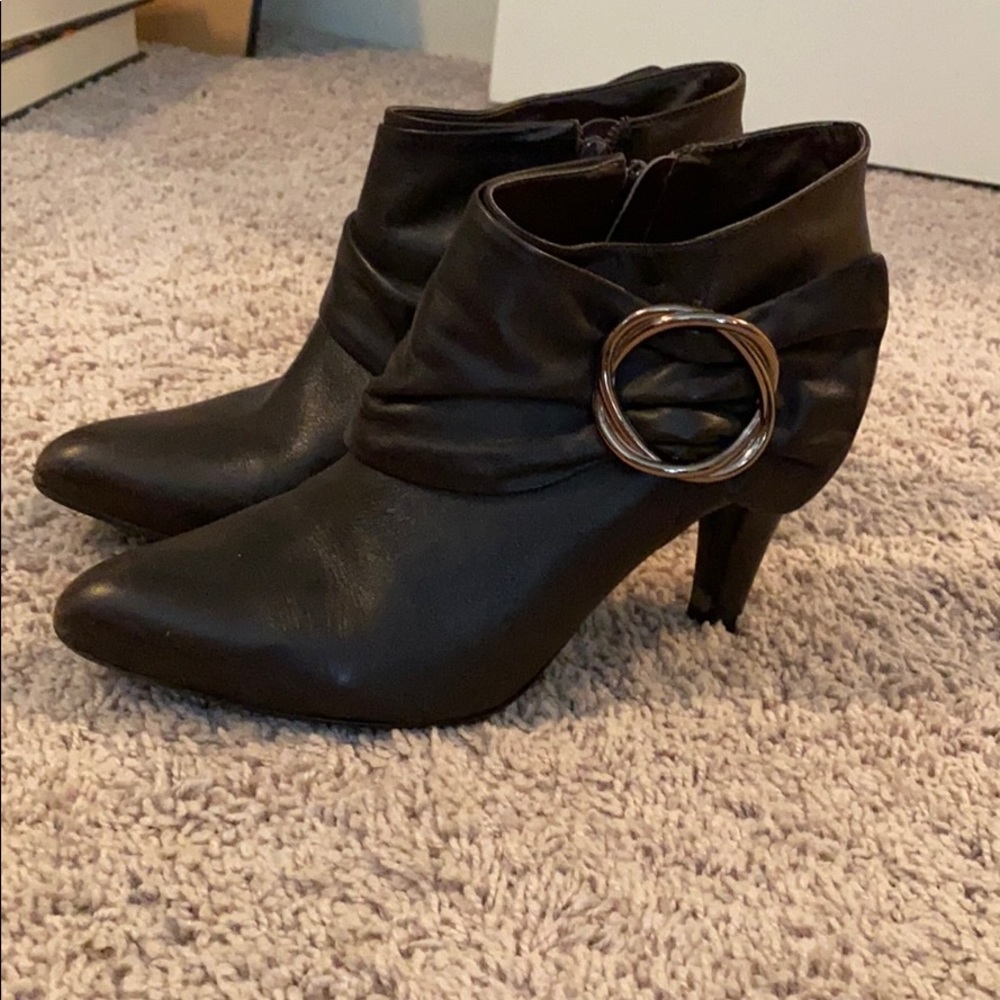 Michelle D Brown Ankle Booties (7.5)